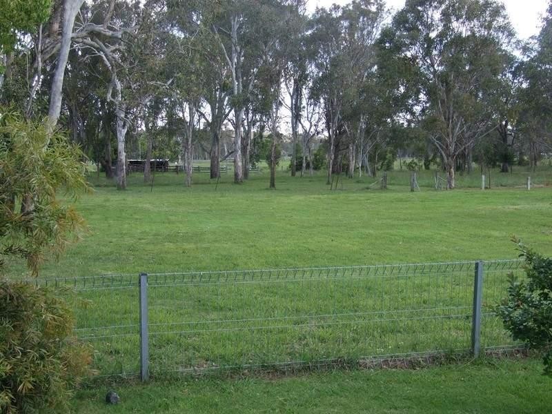 1 John Street, Crows Nest QLD 4355