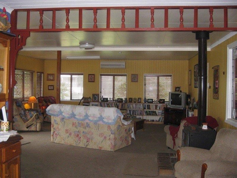 3 Lebsanft Street, Goombungee QLD 4354