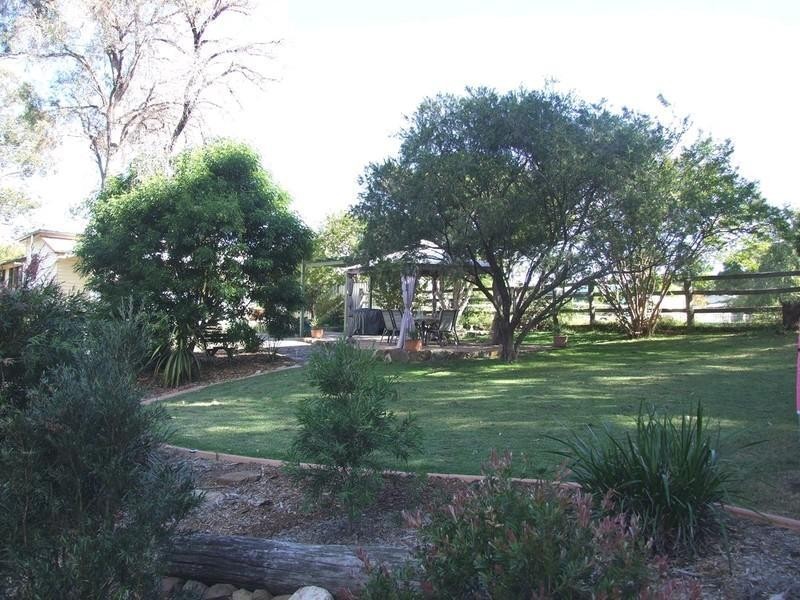 2 Blinco Street, Crows Nest QLD 4355