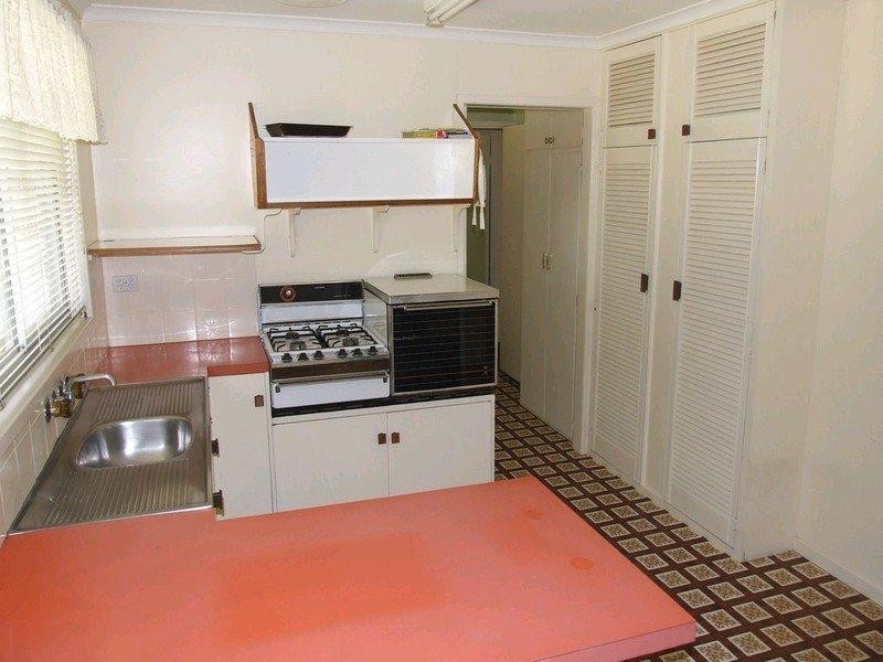 9 Church Street, Crows Nest QLD 4355