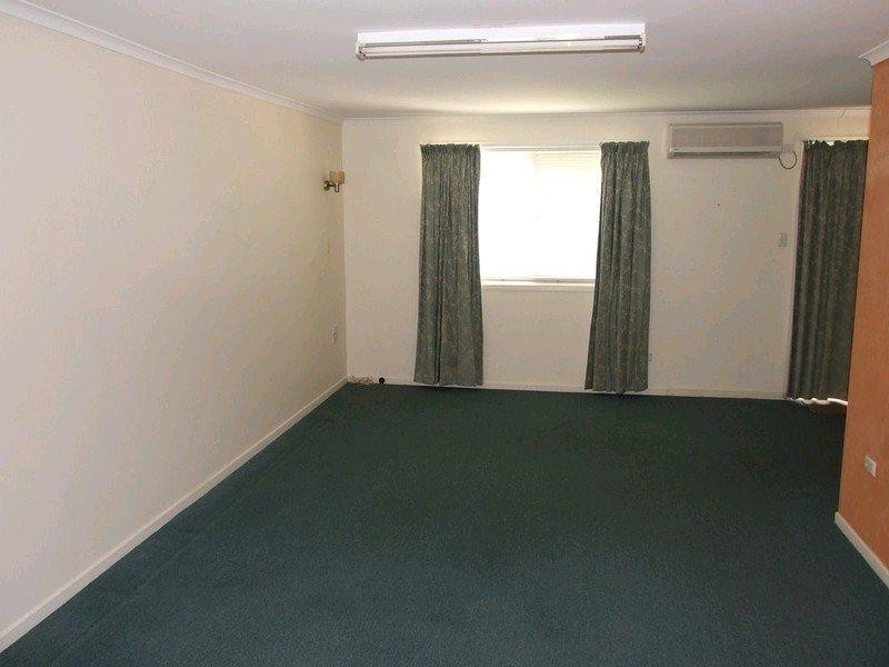 9 Church Street, Crows Nest QLD 4355