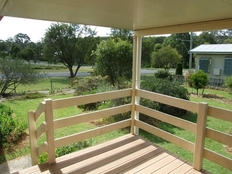 9 Church Street, Crows Nest QLD 4355