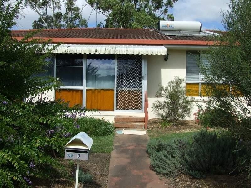 9 Church Street, Crows Nest QLD 4355