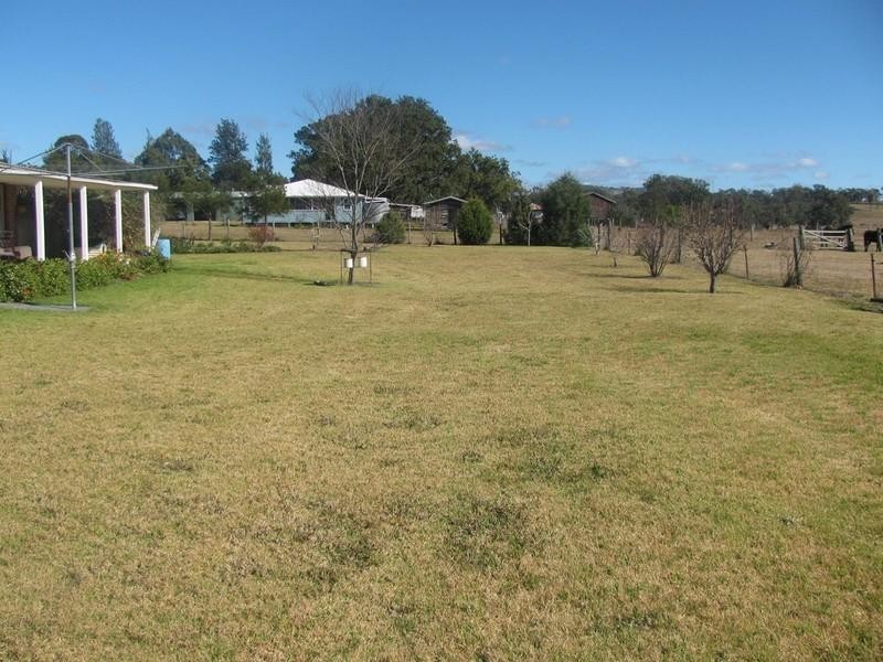 7265 New England Highway, Crows Nest QLD 4355