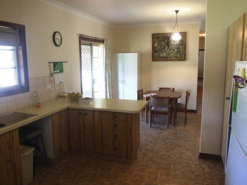 61 Albert Street, Crows Nest QLD 4355