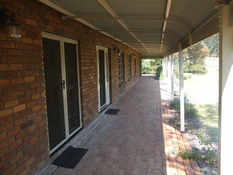 61 Albert Street, Crows Nest QLD 4355