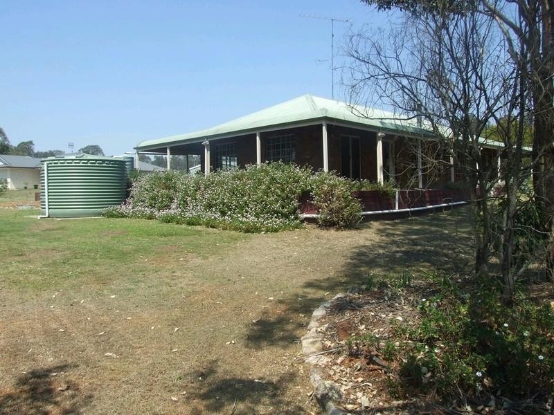 61 Albert Street, Crows Nest QLD 4355