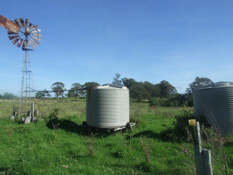 L197 Merritts Creek Road, Hampton QLD 4352