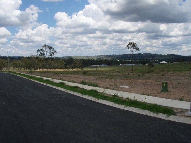 000 Parkland Estate, Crows Nest QLD 4355