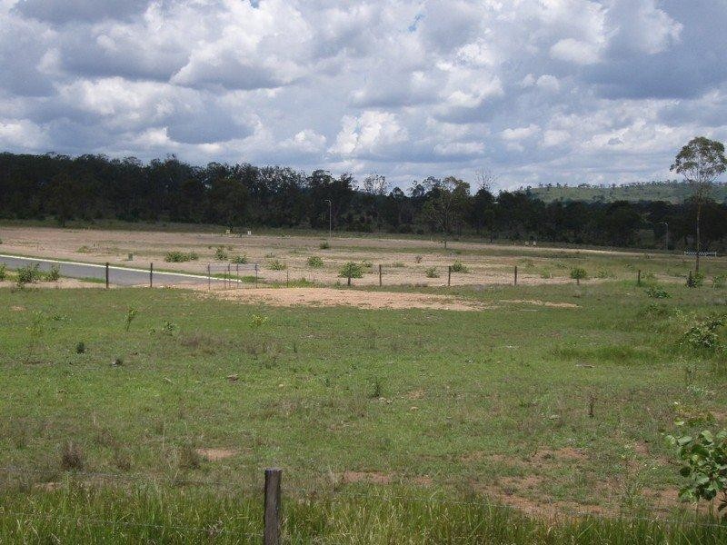 000 Parkland Estate, Crows Nest QLD 4355