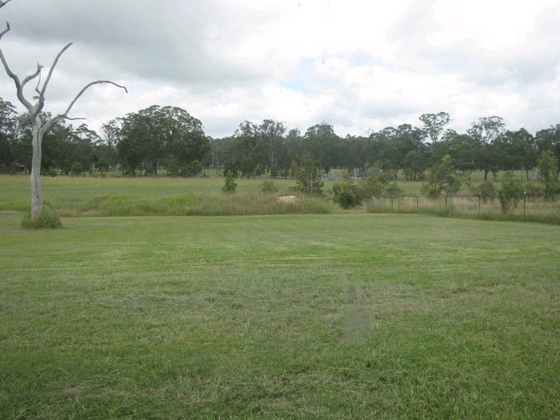 19 Parkland Drive, Crows Nest QLD 4355