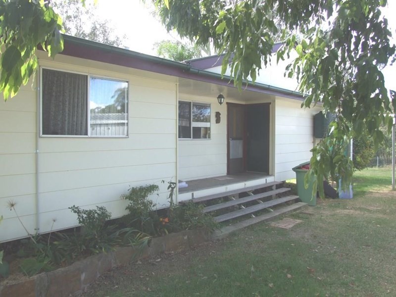 16 Gleeson Street, Crows Nest QLD 4355