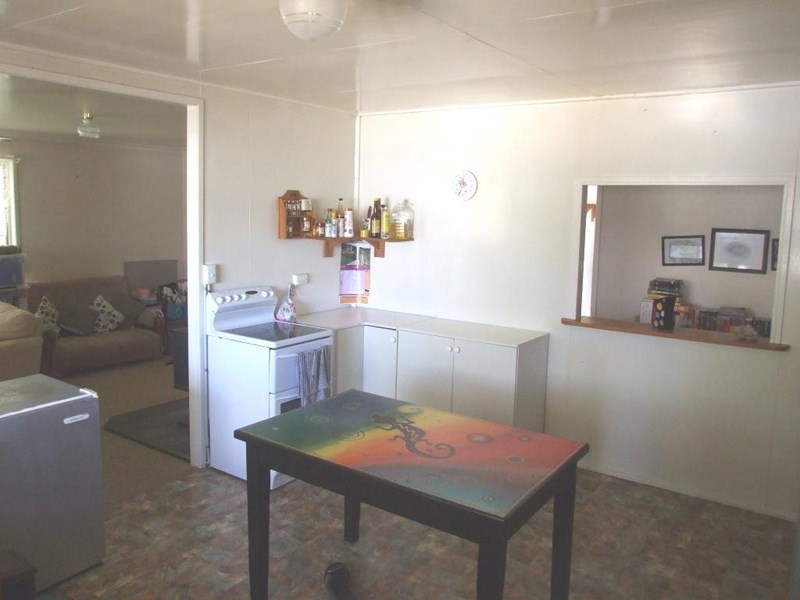 16 Gleeson Street, Crows Nest QLD 4355