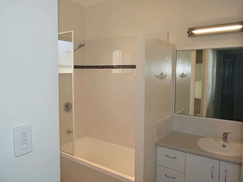 26 Albert Street, Crows Nest QLD 4355