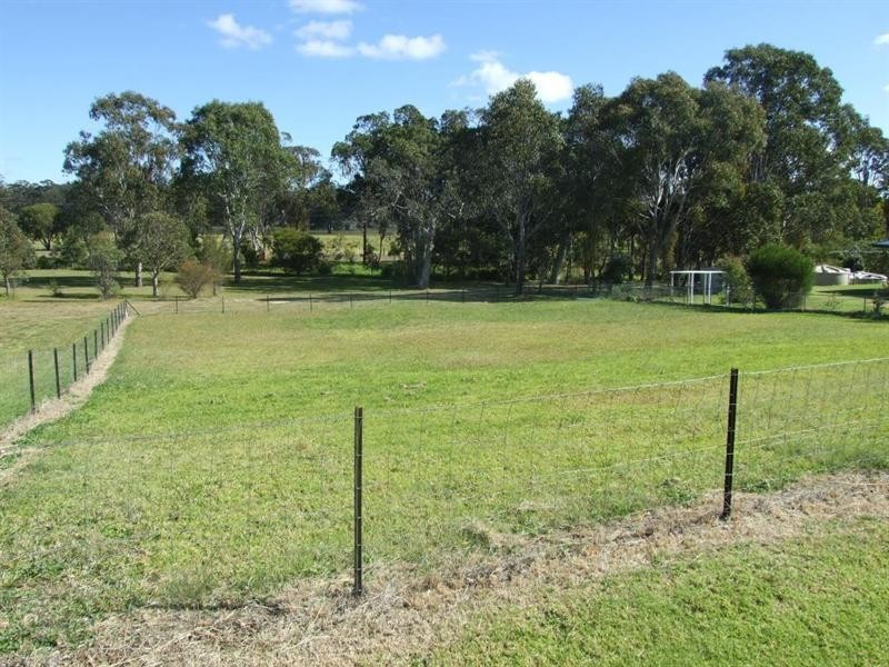 5 Parkland Drive, Crows Nest QLD 4355