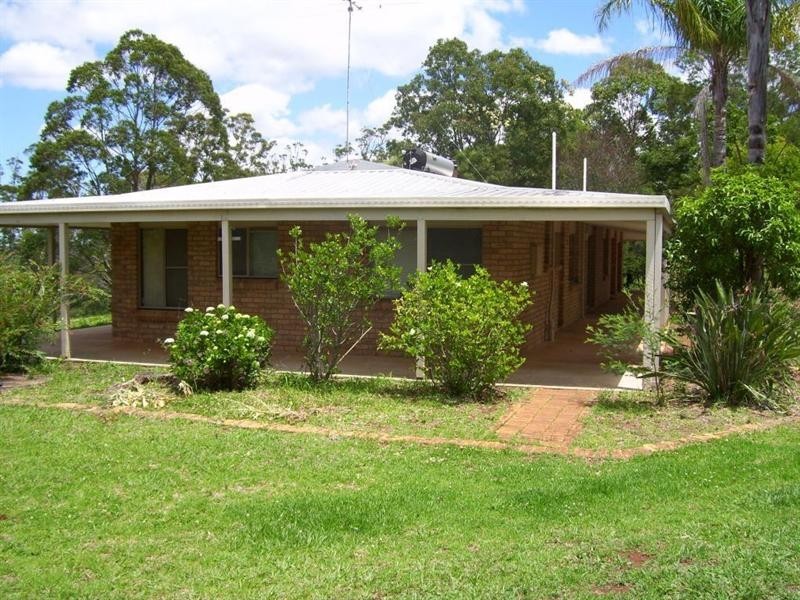 16 Post Office Road, Ravensbourne QLD 4352