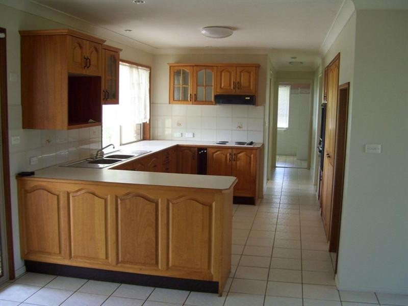 16 Post Office Road, Ravensbourne QLD 4352