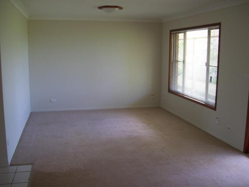 16 Post Office Road, Ravensbourne QLD 4352