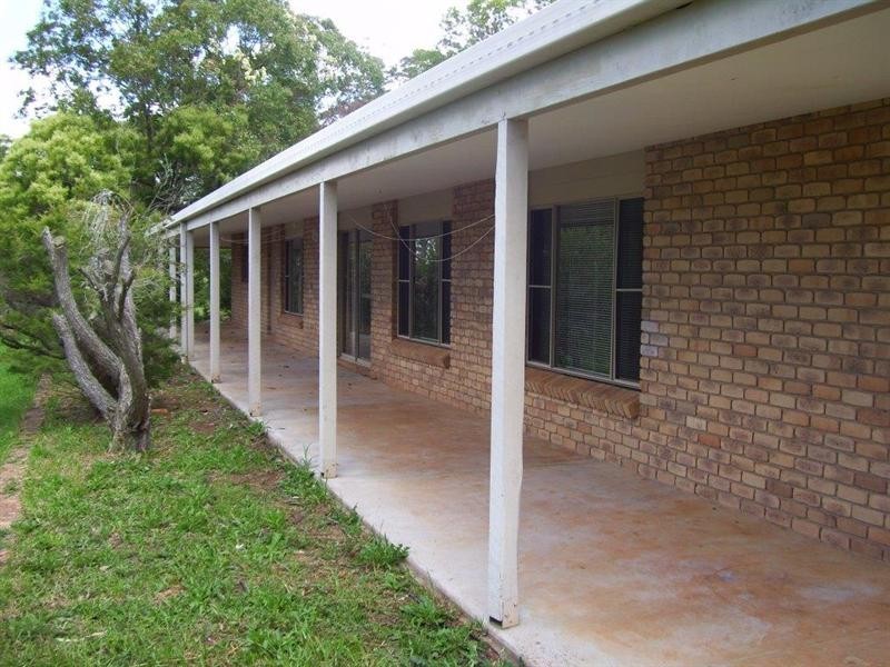 16 Post Office Road, Ravensbourne QLD 4352