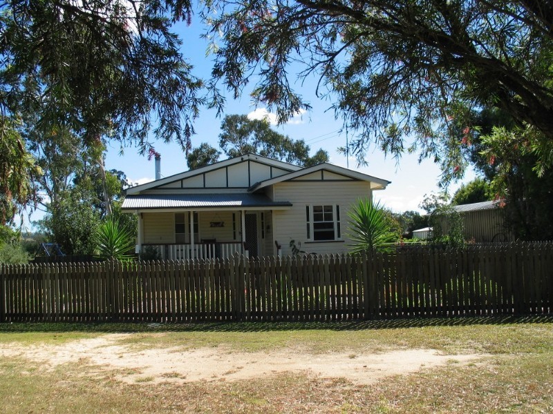 26 South Street, Crows Nest QLD 4355