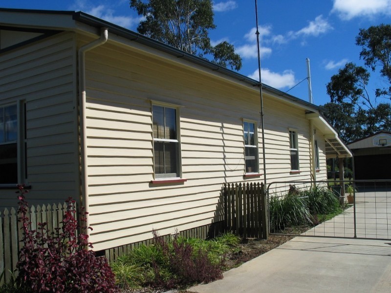 26 South Street, Crows Nest QLD 4355