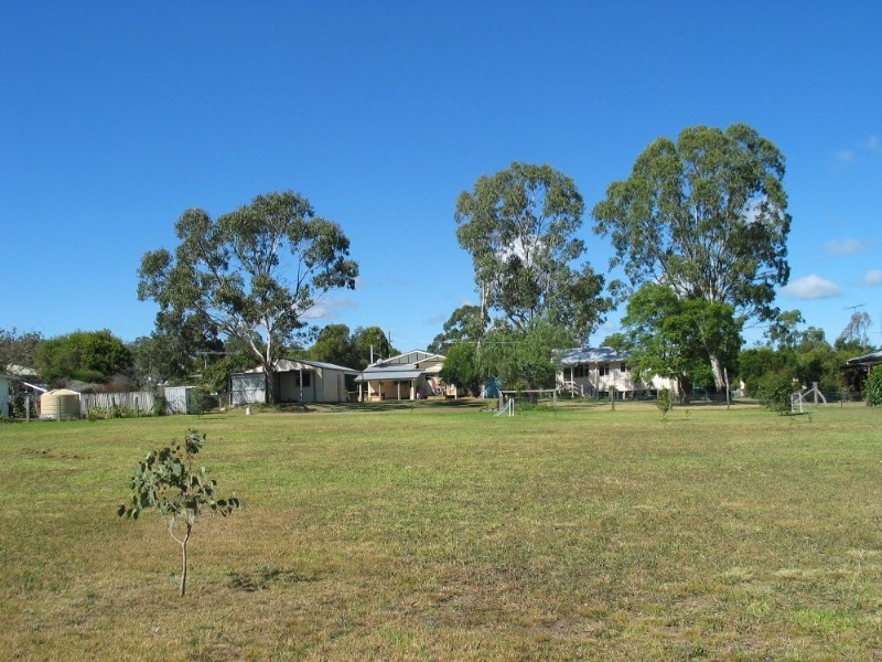 26 South Street, Crows Nest QLD 4355