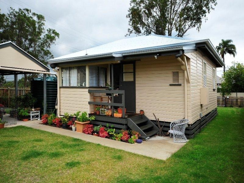 1/12a Creek Steet, Crows Nest QLD 4355