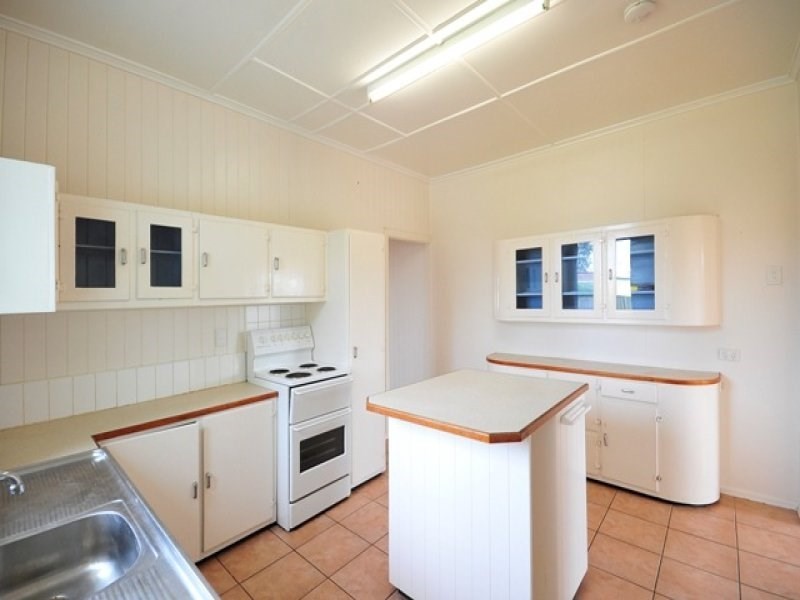 1/12a Creek Street, Crows Nest QLD 4355