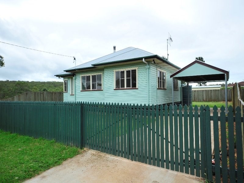 1/12a Creek Street, Crows Nest QLD 4355