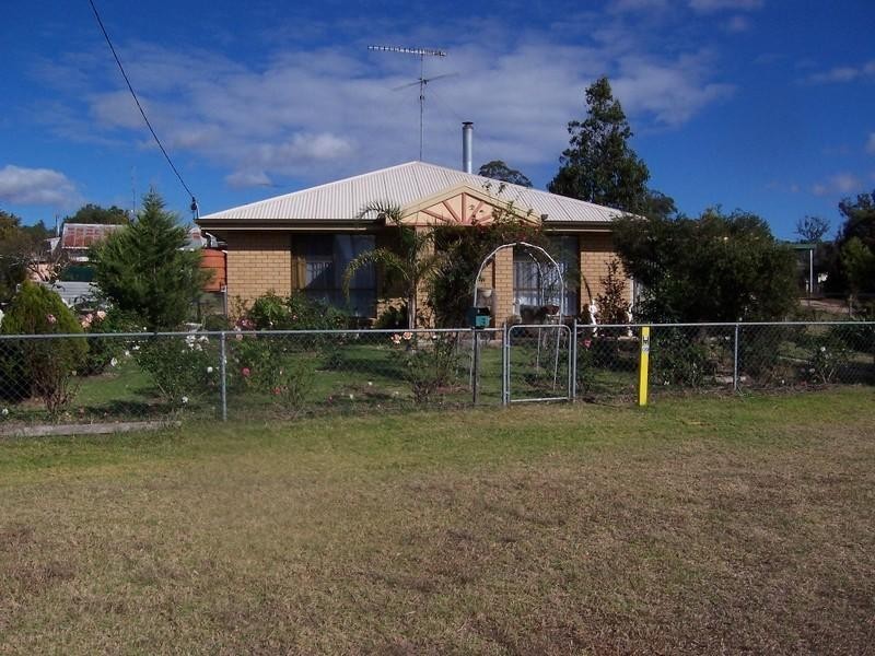 3 Gleeson Street, Crows Nest QLD 4355