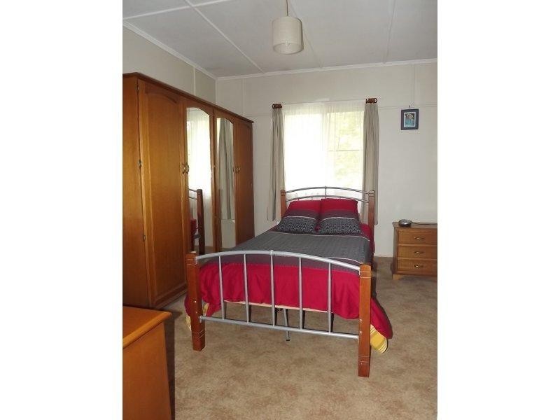 32 James Street, Crows Nest QLD 4355