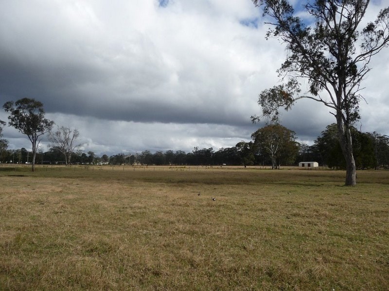 7534 New England Highway, Crows Nest QLD 4355