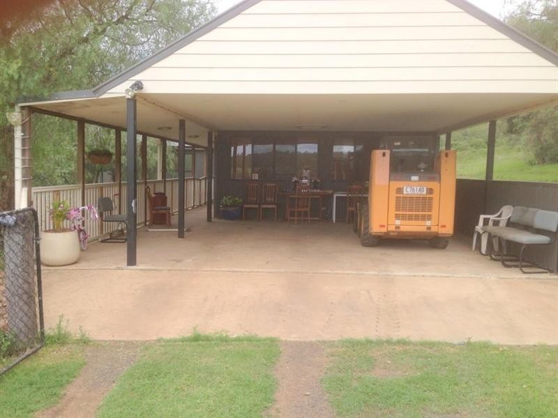 568 Douglas Plainby Road, Goombungee QLD 4354