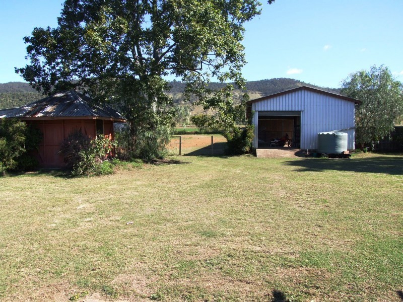 476 Mt Sylvia Road, Upper Tenthill QLD 4343