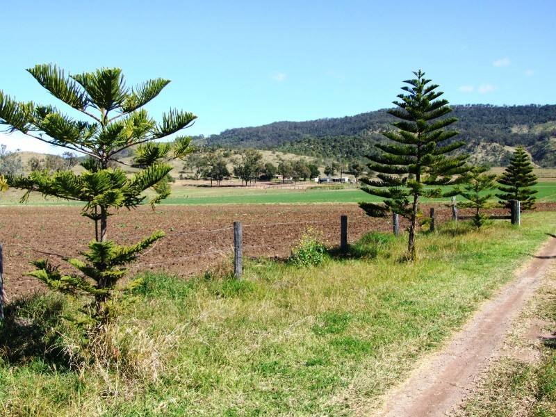476 Mt Sylvia Road, Upper Tenthill QLD 4343