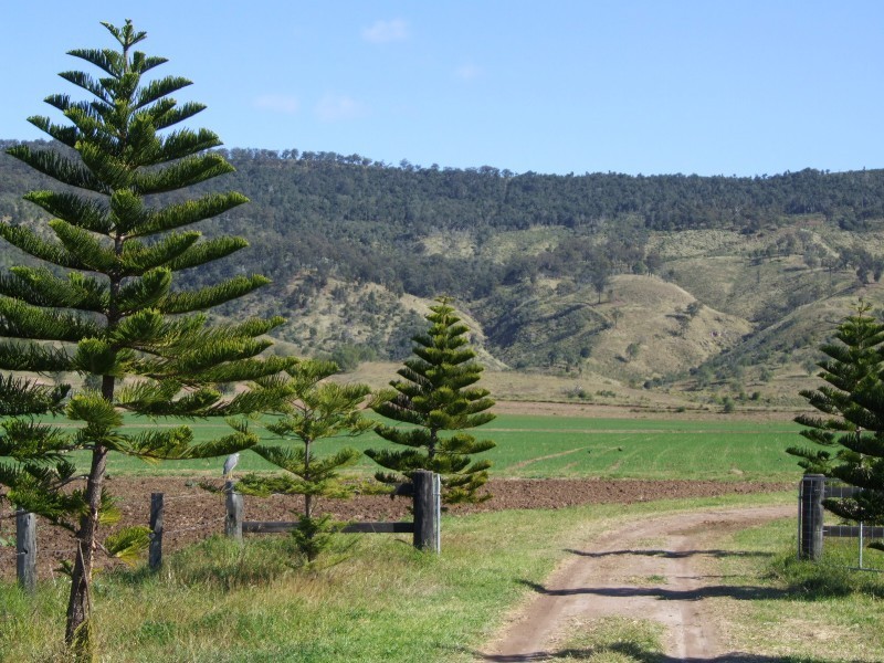 476 Mt Sylvia Road, Upper Tenthill QLD 4343