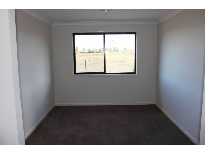 11 Railway Street, Grantham QLD 4347