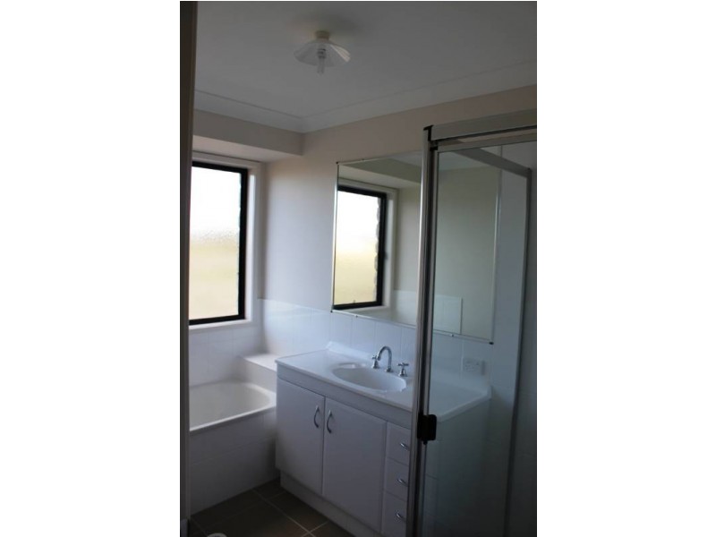 11 Railway Street, Grantham QLD 4347