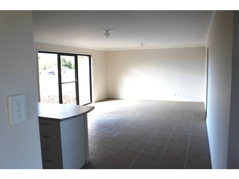 11 Railway Street, Grantham QLD 4347