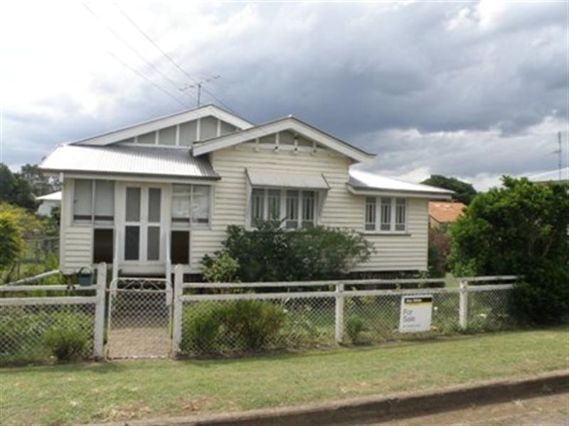 9 Wiggins Street, Gatton QLD 4343