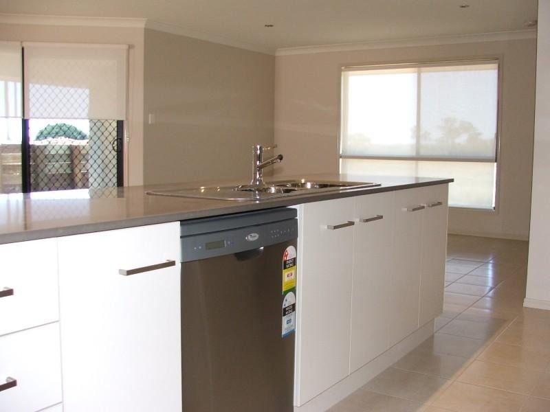 27 Raymont Crescent, Gatton QLD 4343