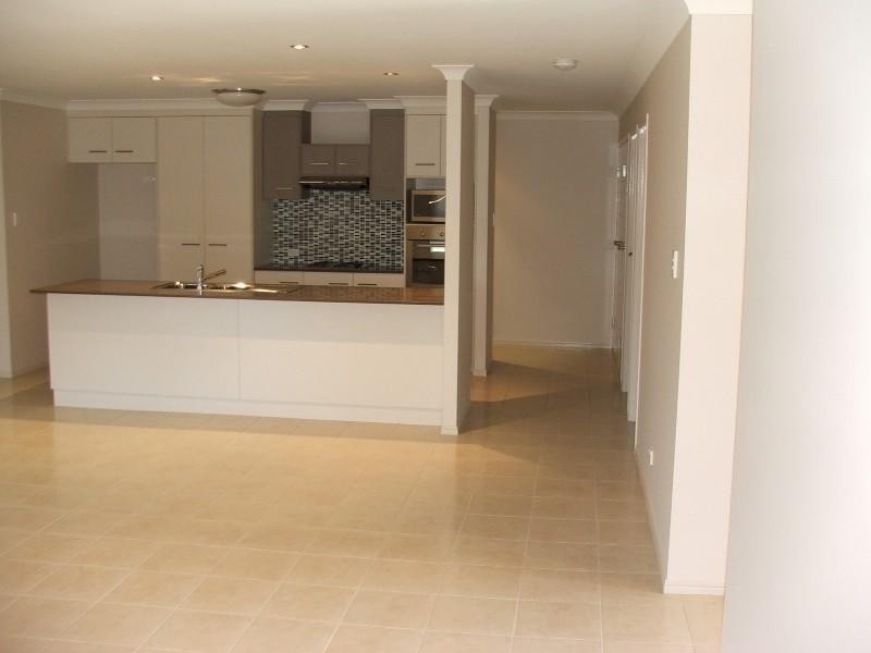 27 Raymont Crescent, Gatton QLD 4343