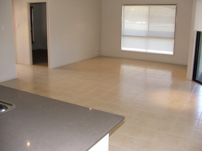 27 Raymont Crescent, Gatton QLD 4343