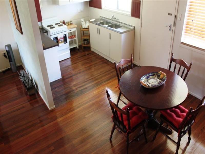 7 Douglas Avenue, Laidley QLD 4341