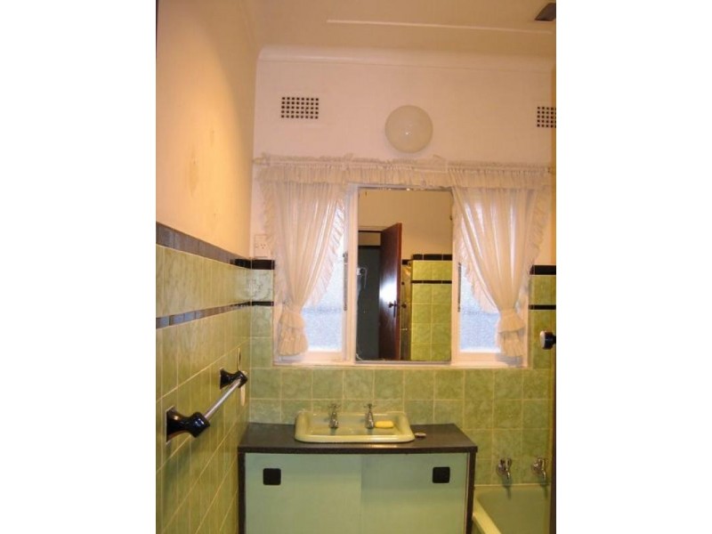 25 Cecil Street, Denistone East NSW 2112