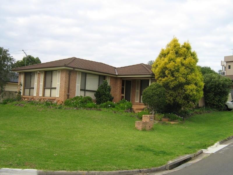 7 Province Street, Abbotsbury NSW 2176