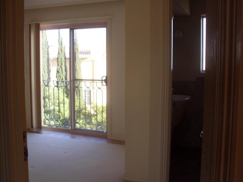 4/14 Pendraat Parade, Hope Island QLD 4212