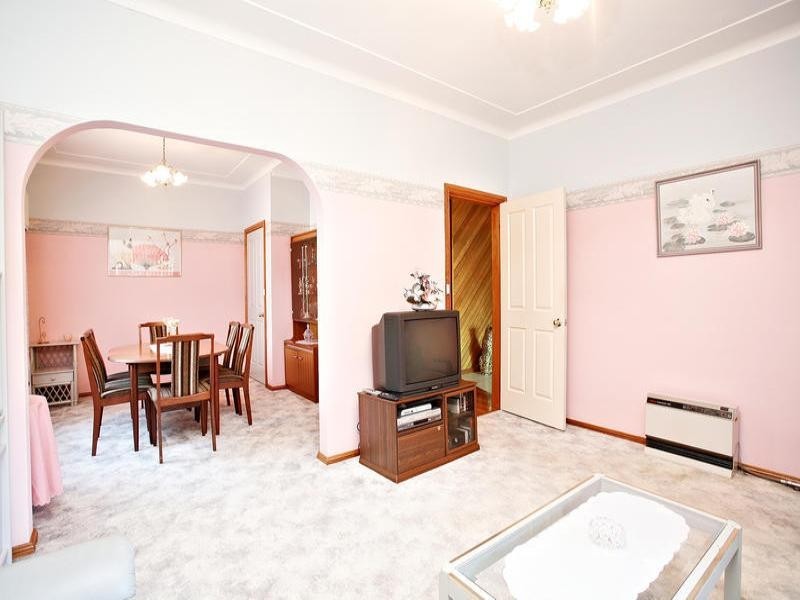 18 Woodbine Street, Ryde NSW 2112