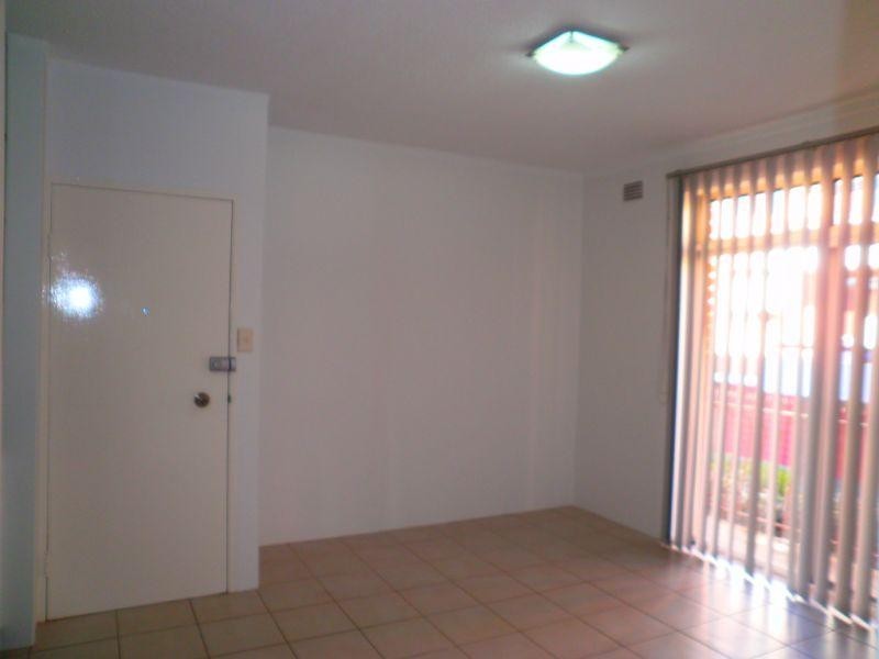 2/10 Bank Street, Meadowbank NSW 2114