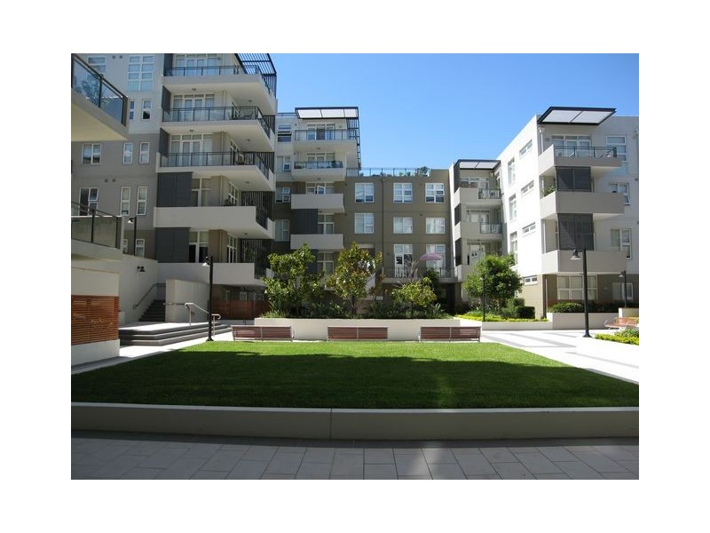 13/143 Bowden Street, Meadowbank NSW 2114